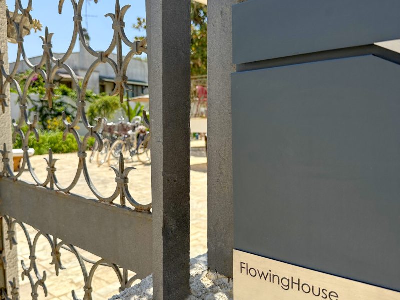 FLOWING HOUSE